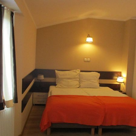 Hotel Pod Platanami Тшебніца Екстер'єр фото